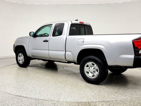 Used 2019 Toyota Tacoma SR image 7