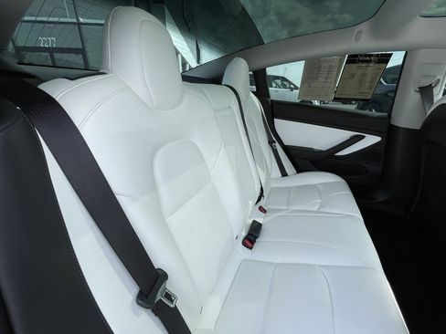 Used 2019 Tesla Model 3 Long Range image 29