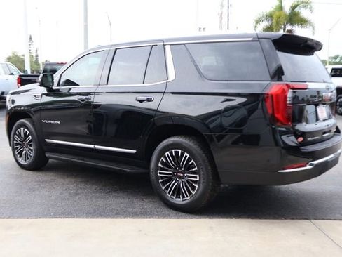 Used 2025 GMC Yukon Elevation AWD/4WD image 7