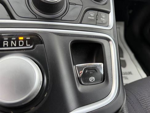 Used 2015 Chrysler 200 Limited w/ Convenience Group image 21