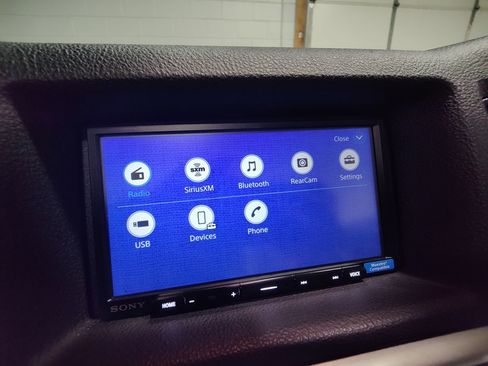 Used 2004 Chevrolet SSR w/ Preferred Equipment Group image 37