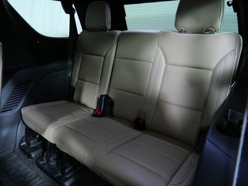 Used 2023 Chevrolet Tahoe Premier AWD/4WD image 20