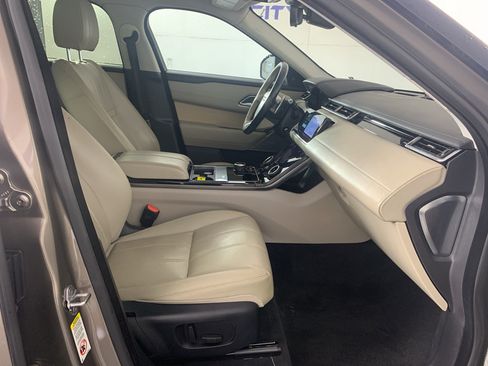 Used 2018 Land Rover Range Rover Velar R-Dynamic SE AWD/4WD image 43