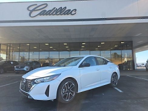 Used 2025 Nissan Sentra SR image 1