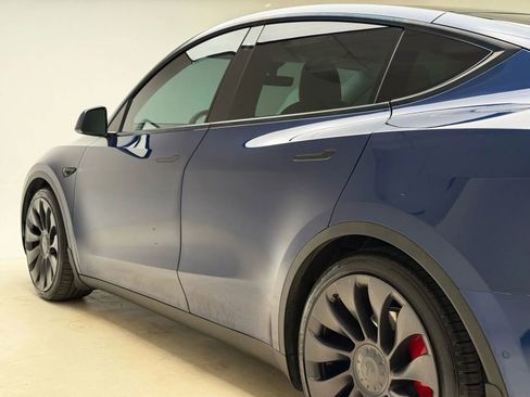 Used 2021 Tesla Model Y Performance image 17