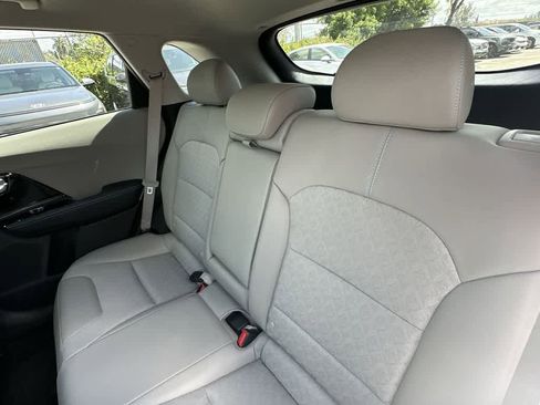 Certified 2022 Kia Niro LXS image 22