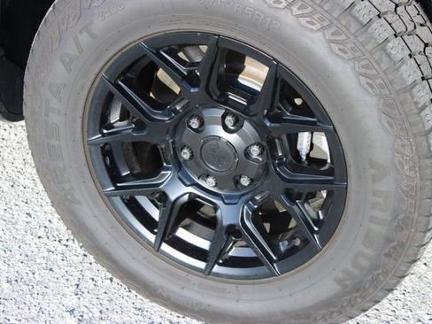 Used 2023 Jeep Wagoneer 4WD image 15