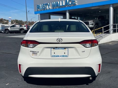 Used 2022 Toyota Corolla LE image 6