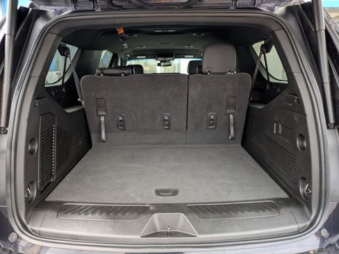 Used 2023 Chevrolet Suburban LT image 25