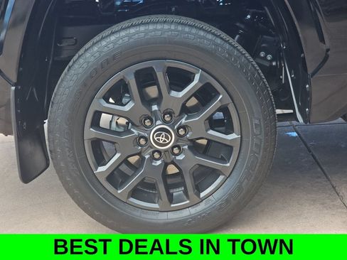 Used 2024 Toyota Tundra Platinum AWD/4WD image 36