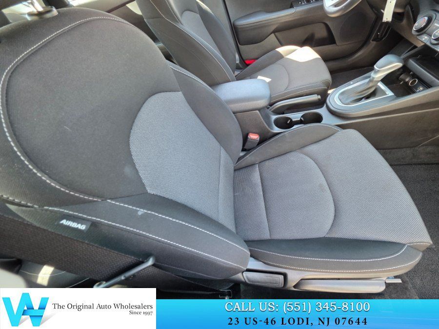 Used 2023 Kia Forte LXS w/ LXS Technology Package FWD image 17