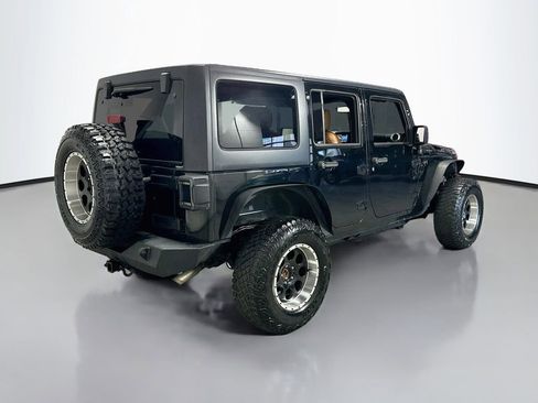 Used 2018 Jeep Wrangler Unlimited Sahara w/ Connectivity Group AWD/4WD image 8