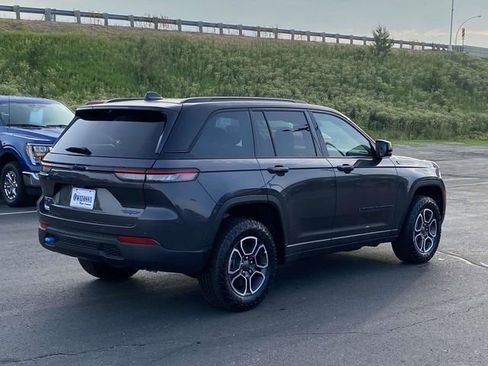 New 2023 Jeep Grand Cherokee Trailhawk w/ Luxury Tech Group III image 4