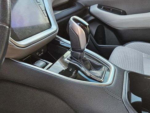 Used 2022 Subaru Outback Premium image 12