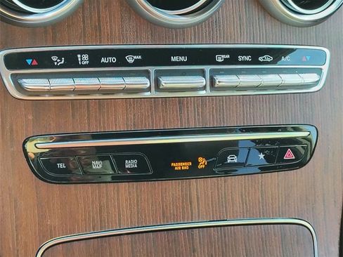 Used 2020 Mercedes-Benz GLC 300 4MATIC image 26