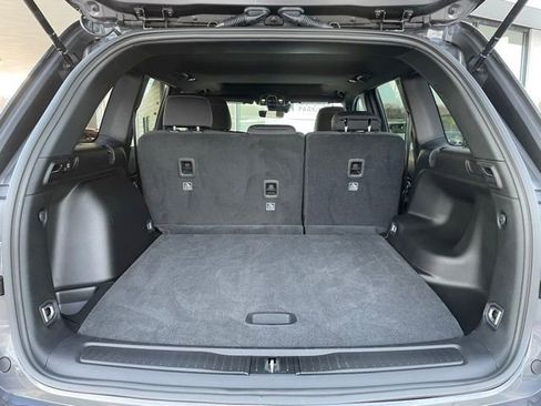 Used 2025 Jeep Grand Cherokee Laredo X image 32