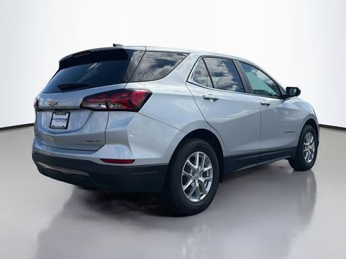 Used 2022 Chevrolet Equinox LT image 2