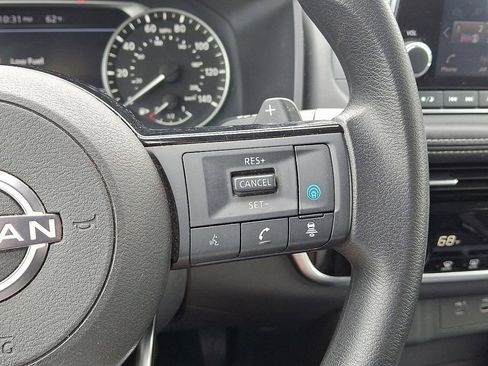 Used 2022 Nissan Rogue SV image 23