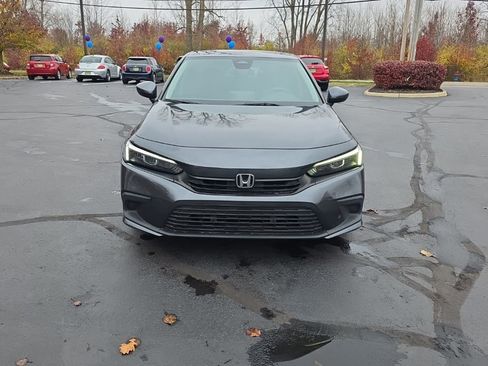 Used 2022 Honda Civic LX image 2