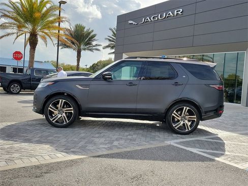 New 2026 Land Rover Discovery Limited Edition image 2