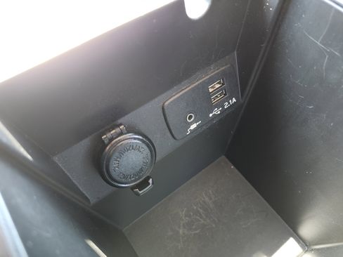 Used 2019 Subaru Crosstrek 2.0i Premium w/ Eyesight System image 8