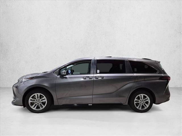 Used 2022 Toyota Sienna Limited FWD image 8