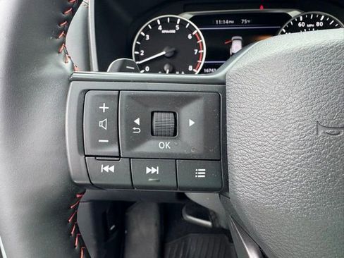 Used 2025 Nissan Rogue SV AWD/4WD image 15