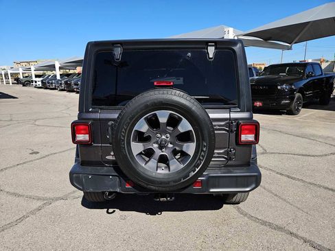 Used 2020 Jeep Wrangler Unlimited Sahara image 7