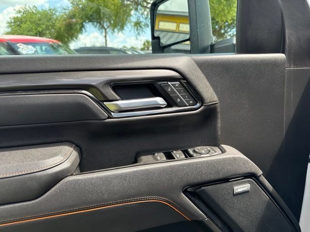 Used 2025 GMC Sierra 2500 AT4 AWD/4WD image 29