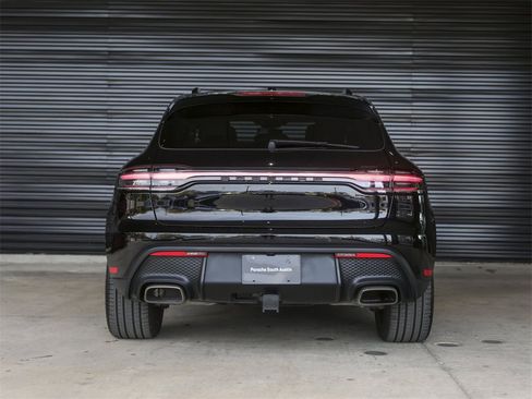 Used 2025 Porsche Macan image 6