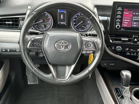 Used 2022 Toyota Camry SE FWD image 14