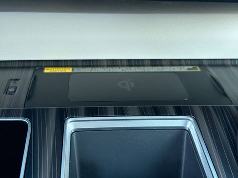 Used 2022 Toyota Sienna Platinum image 34