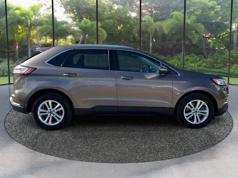Used 2019 Ford Edge SEL w/ Equipment Group 201A AWD/4WD image 4