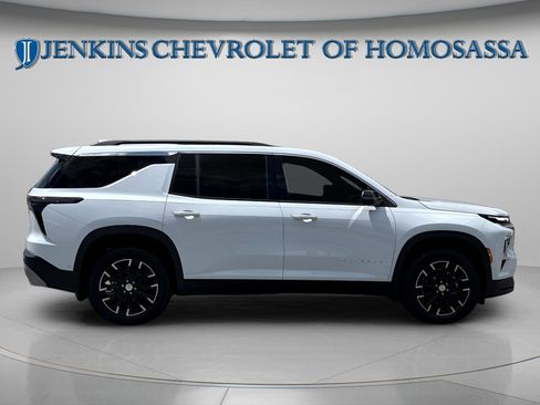 New 2026 Chevrolet Traverse LT w/ Enhanced Driving Package FWD image 3