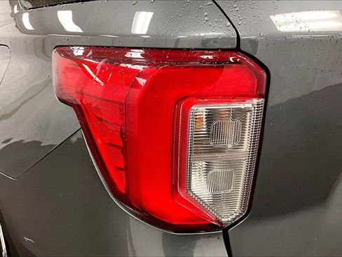 Certified 2022 Ford Explorer XLT w/ Equipment Group 202A image 29