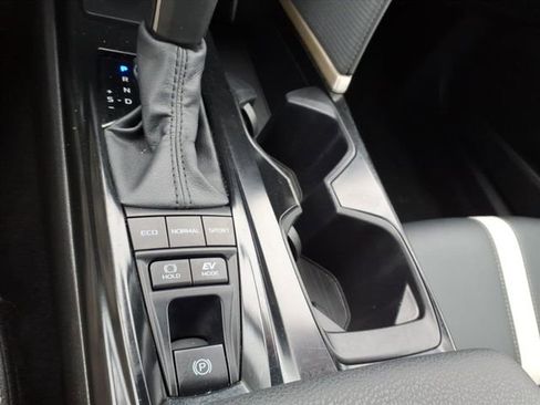 Certified 2025 Toyota Camry SE image 21