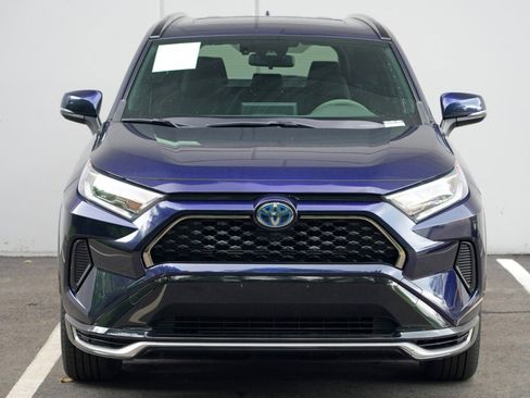 Used 2021 Toyota RAV4 SE w/ Weather & Moonroof Package AWD/4WD image 43