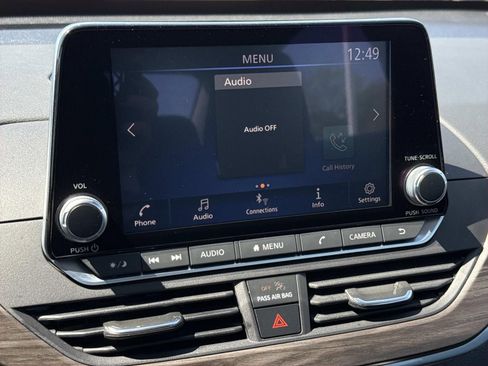 Used 2024 Nissan Altima 2.5 SV image 9