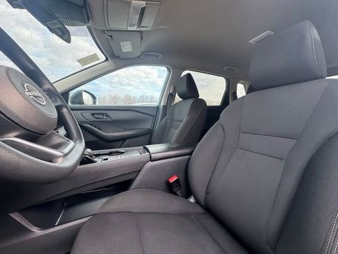 Used 2024 Nissan Rogue S image 9
