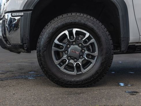 Used 2024 GMC Sierra 3500 SLE w/ SLE Convenience Package image 17