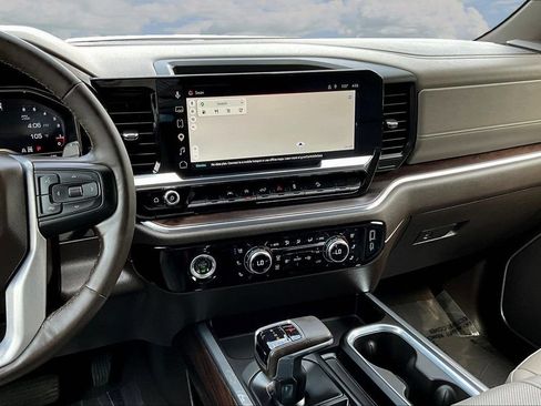 Used 2023 GMC Sierra 1500 SLT w/ SLT Premium Package AWD/4WD image 12
