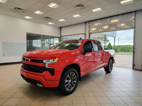 Used 2023 Chevrolet Silverado 1500 RST w/ Z71 Off-Road Package AWD/4WD image 8