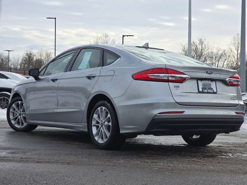 Used 2020 Ford Fusion SE image 12