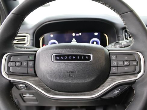 Used 2024 Jeep Wagoneer Series III image 43