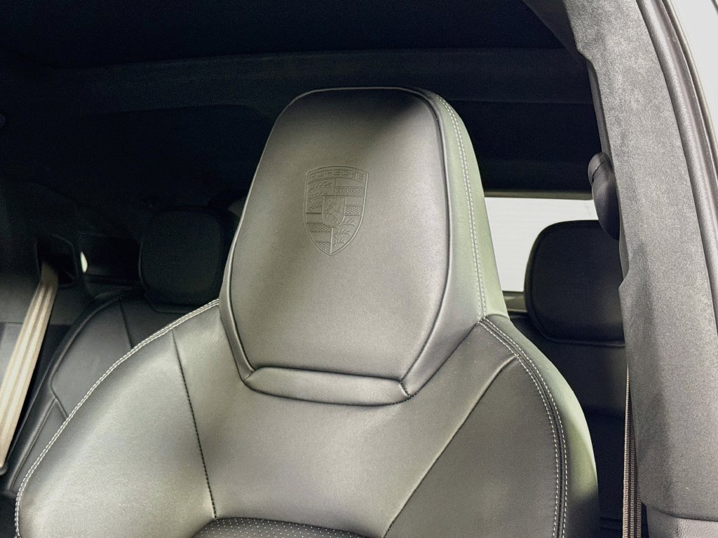 Certified 2025 Porsche Cayenne Turbo AWD/4WD image 22