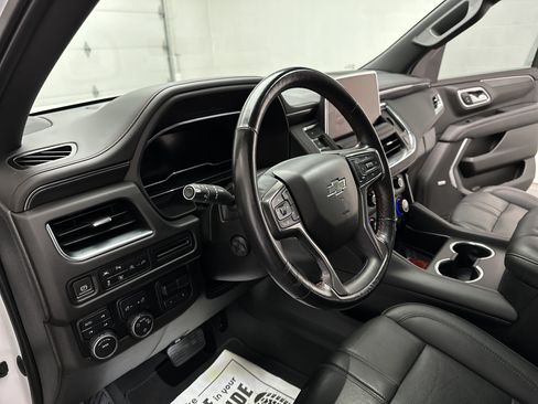 Used 2022 Chevrolet Tahoe RST w/ Luxury Package AWD/4WD image 19