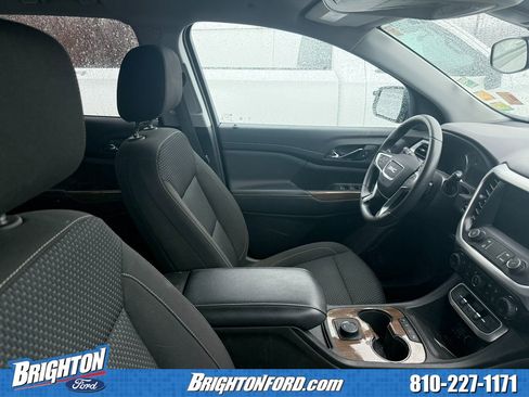 Used 2023 GMC Acadia SLE image 8