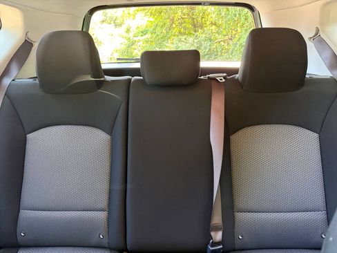 Used 2025 Kia Soul LX w/ LX Technology Package FWD image 36
