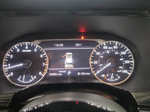 Used 2024 Nissan Pathfinder SL FWD image 6