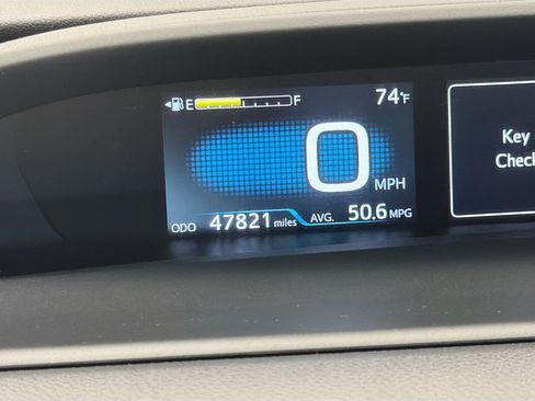 Used 2017 Toyota Prius Three w/ Carpet Mat Package FWD image 8